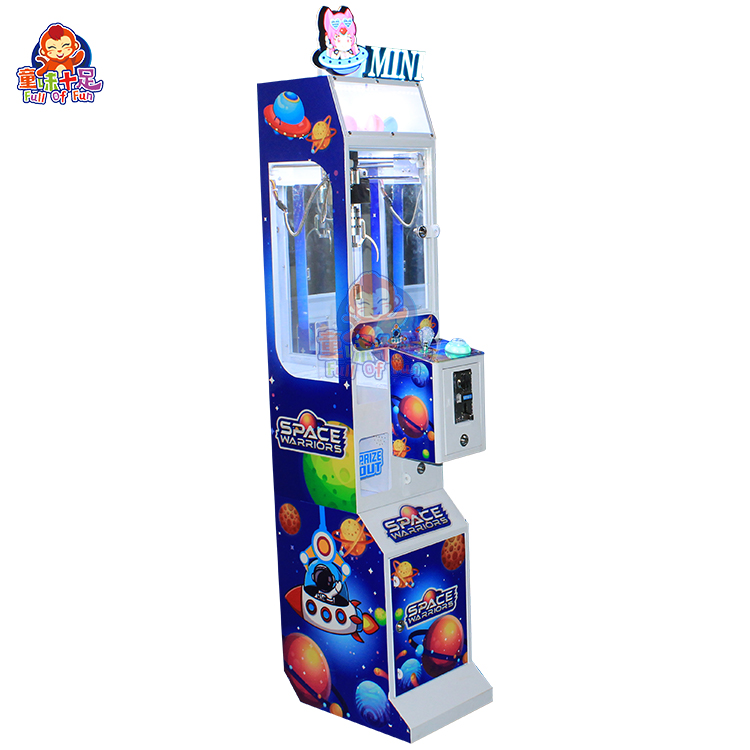Mini Claw Machine Small Toys C - مراجعة Arcade Toy Claw Vending Machine وسعره